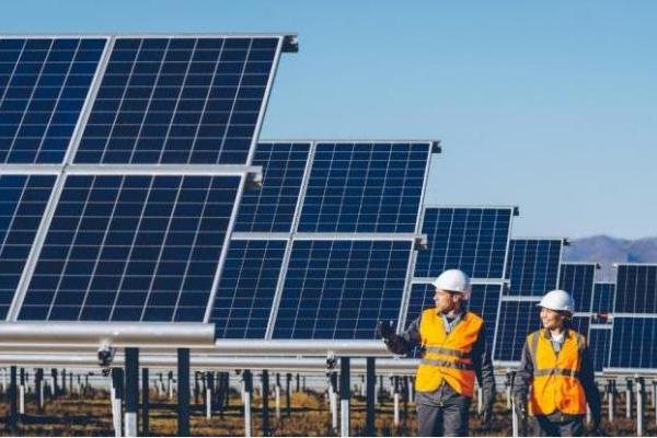 Differenze e distinzioni del materiale del fusibile fotovoltaico