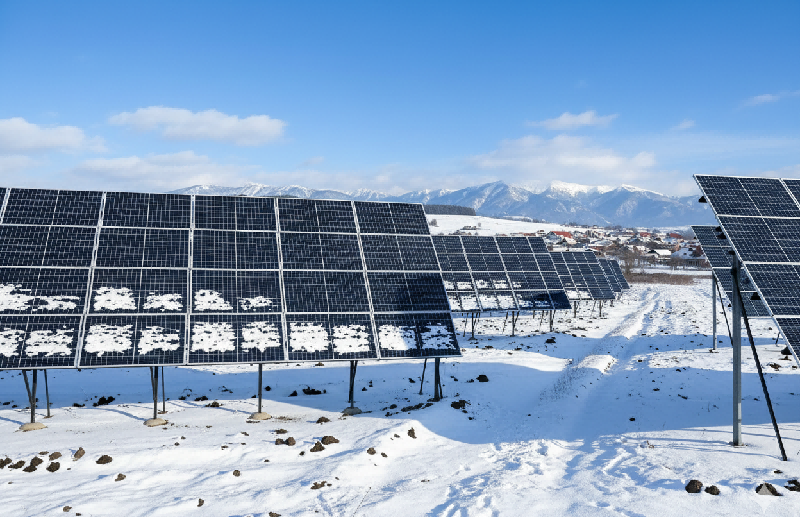 Massima sicurezza solare in inverno: scelta di fusibili fotovoltaici ad alta affidabilità (Galaxy Fuse)