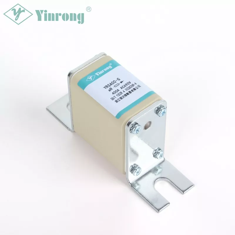 Fusibile ad alta velocità con corpo quadrato a lama DIN da 690 V